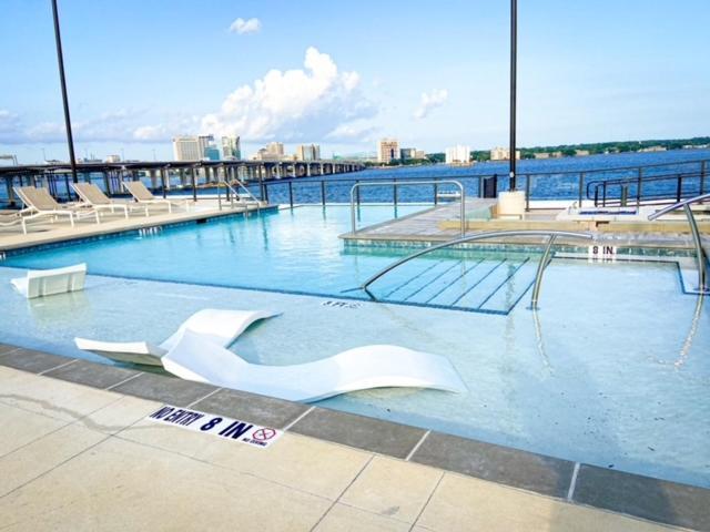 Upscale Condo Full Kitchen Balcony Rooftop Pool Jacksonville Exterior photo