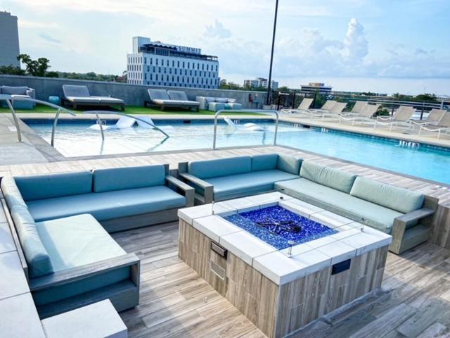 Upscale Condo Full Kitchen Balcony Rooftop Pool Jacksonville Exterior photo